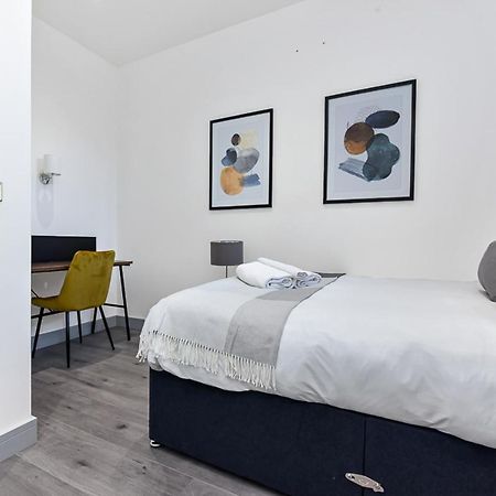 Lovely 2 Bedroom Apartment In Greater Londres Extérieur photo