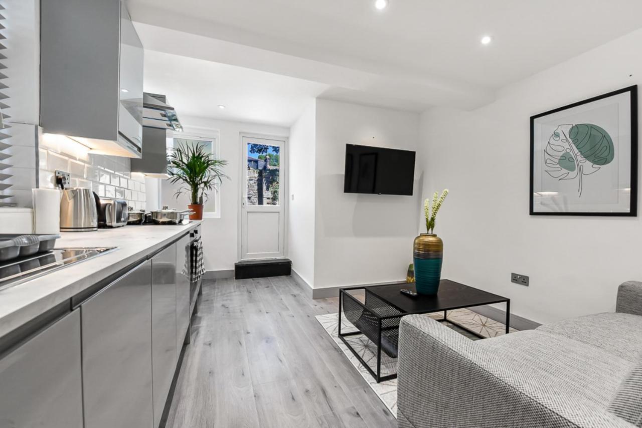 Lovely 2 Bedroom Apartment In Greater Londres Extérieur photo